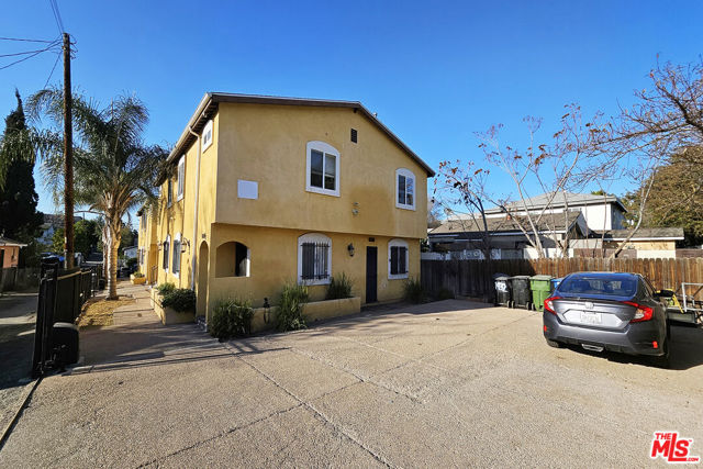 1434 Ricardo St, Los Angeles CA: https://media.crmls.org/mediaz/f1acdd56-99c9-4fbb-bdb9-a2bc47692167.jpg