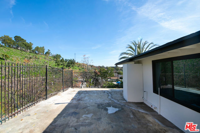 4339 Blanchard Street, Los Angeles CA: https://media.crmls.org/mediaz/f1acea73-bcfc-4735-b546-a433669317b1.jpg