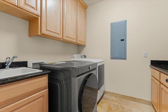 2100 Stone Ridge Drive, Royal Oaks CA: https://media.crmls.org/mediaz/f1ad9327-901f-4298-8484-28df549cdaa3.jpg