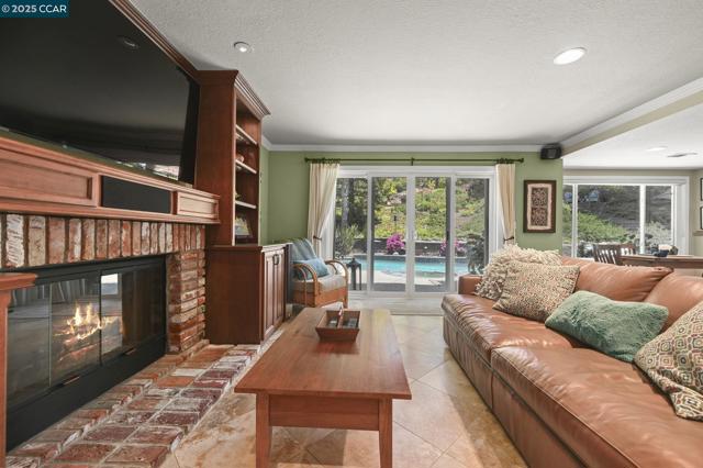 635 Canyon Crest Rd. E., San Ramon CA: https://media.crmls.org/mediaz/f1afae65-b254-41a3-af3d-3348fa68b12e.jpg