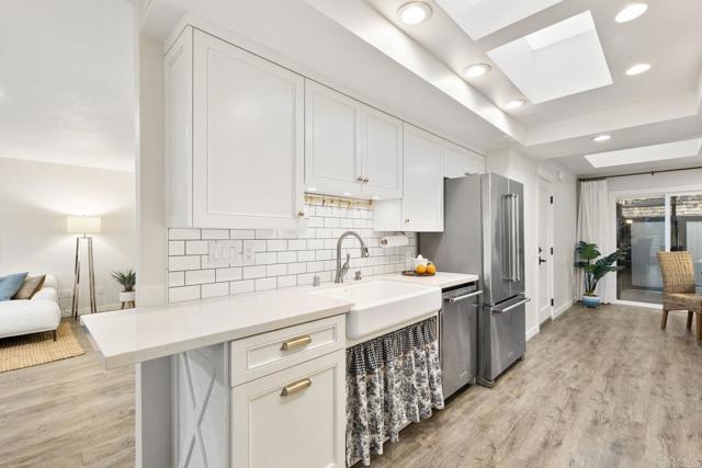12859 Caminito del Canto, Del Mar CA: https://media.crmls.org/mediaz/f1afc32c-9e83-4f8f-a7c3-74f3f2a04a60.jpg