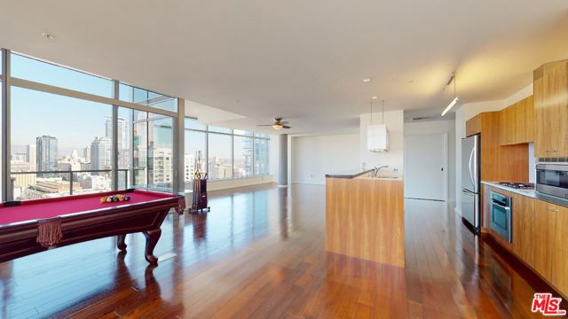 1155 S Grand Avenue, Los Angeles CA: https://media.crmls.org/mediaz/f1aff490-c3e2-409b-805e-fe2e6ff43ed1.jpg