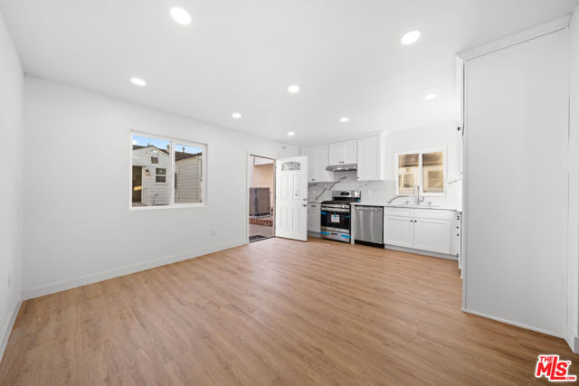 4325 W 58th Place, Los Angeles CA: https://media.crmls.org/mediaz/f1b0296d-1f95-4791-9d3d-e0220c1b4598.jpg
