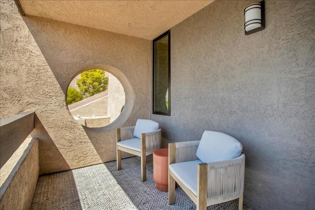 355 N Avenida Caballeros, Palm Springs CA: https://media.crmls.org/mediaz/f1b05237-7511-45e2-b645-e5f8d856c398.jpg