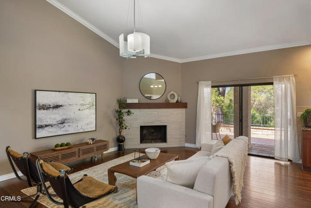 872 Flores De Oro, South Pasadena CA: https://media.crmls.org/mediaz/f1b0acc2-6125-4df3-b1b7-90ea00bc1a00.jpg