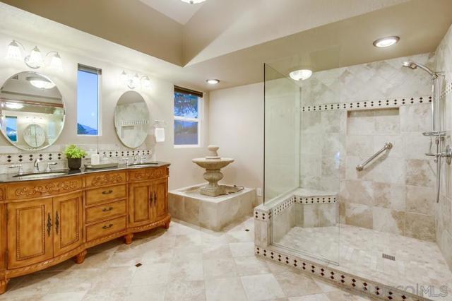 14442 Ranch Trail Drive, El Cajon CA: https://media.crmls.org/mediaz/f1b0be9f-7e84-46c7-b8ce-af6cd5740144.jpg
