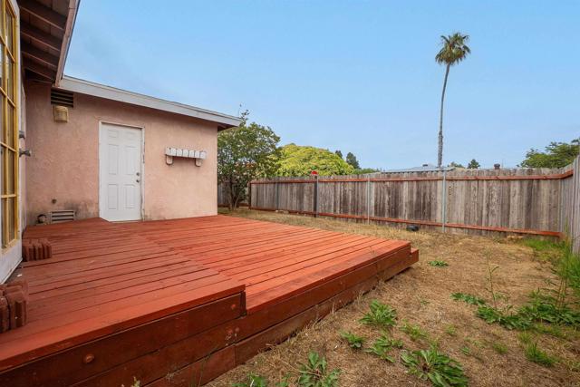 765 Elkwood Ave, Imperial Beach CA: https://media.crmls.org/mediaz/f1b169e6-591f-4e3b-bf93-c761177d7f51.jpg