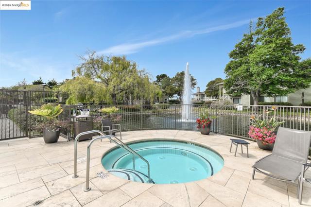 63 Lakeshore Ct, Richmond CA: https://media.crmls.org/mediaz/f1b18d0b-eb25-44bd-9a80-c7a23039df0a.jpg