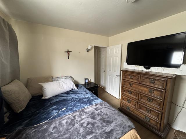 4046 4048 Eta St, San Diego CA: https://media.crmls.org/mediaz/f1b1d844-fd75-4c43-b639-2d8d88a47931.jpg