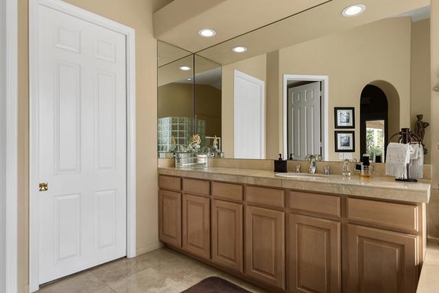 79505 Saint Margarets Bay, Bermuda Dunes CA: https://media.crmls.org/mediaz/f1b1e992-b857-4125-a076-750409c2590d.jpg