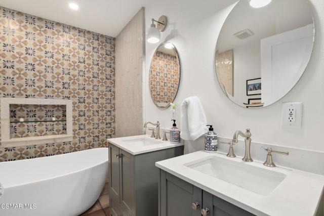 3348 Holloway Street, Newbury Park CA: https://media.crmls.org/mediaz/f1b26aa7-9eaa-48d5-af75-75c8a471e90e.jpg