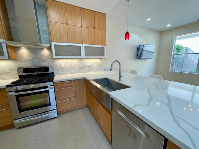 112 Concord Circle, Mountain View CA: https://media.crmls.org/mediaz/f1b26e91-71dc-4fbd-8998-31c8dbc8e808.jpg