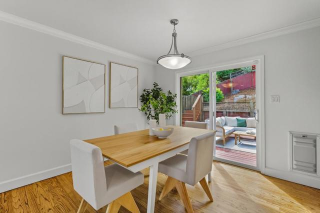2315 Cheshire Way, Redwood City CA: https://media.crmls.org/mediaz/f1b274b1-c271-4841-b9f0-afc0adb85dcf.jpg
