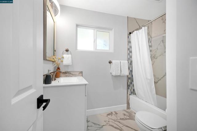 5929 Harbor View Ave, San Pablo CA: https://media.crmls.org/mediaz/f1b27789-cb8b-4bf0-b33c-ee0e237f8256.jpg