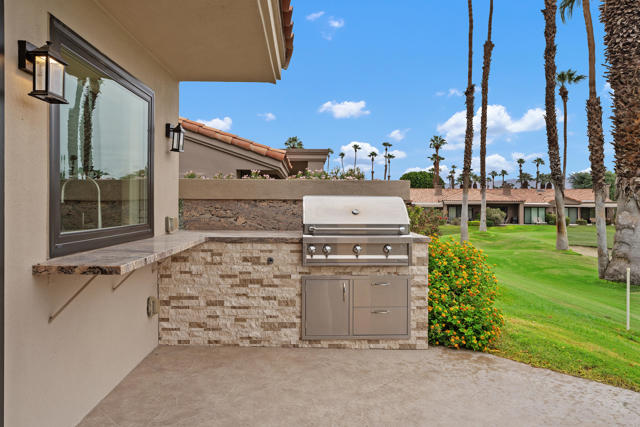 38678 Dahlia Way, Palm Desert CA: https://media.crmls.org/mediaz/f1b27bac-8b7d-4f1a-9dd0-d6be250d1b77.jpg
