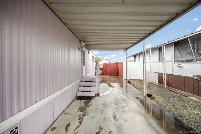 2950 Iris Ave, San Diego CA: https://media.crmls.org/mediaz/f1b47fa9-1549-40dc-baa2-a8a961465367.jpg