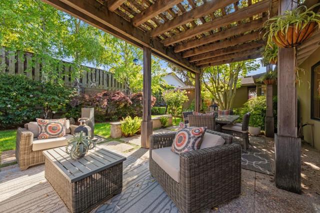 2606 Martinez Drive, Burlingame CA: https://media.crmls.org/mediaz/f1b4c419-c96a-429a-8ec1-b1cbece84aed.jpg