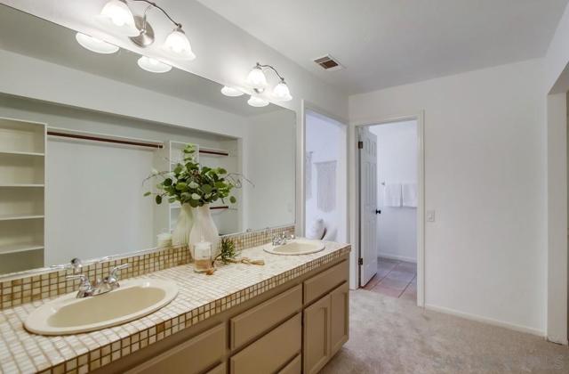 2336 Rancho Diego Ct, Escondido CA: https://media.crmls.org/mediaz/f1b4e9b3-662c-48fe-a218-c586aa910693.jpg