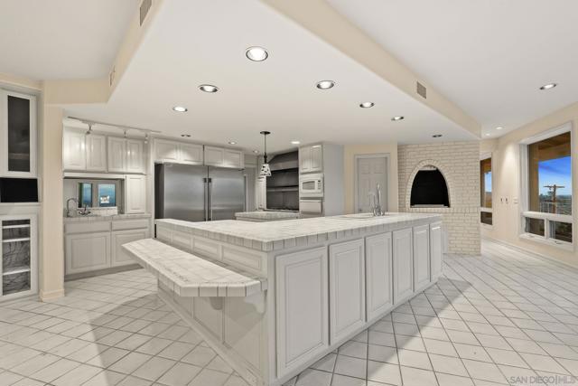 10595 Russell Road, La Mesa CA: https://media.crmls.org/mediaz/f1b5a57c-8a66-4506-9623-5aad407a5486.jpg