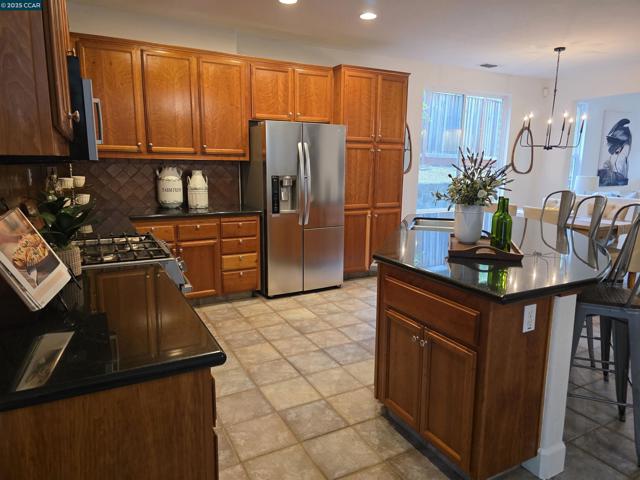 139 Camden Lane, Hercules CA: https://media.crmls.org/mediaz/f1b62dc3-a1ac-4c45-b6d8-94161c8562b1.jpg