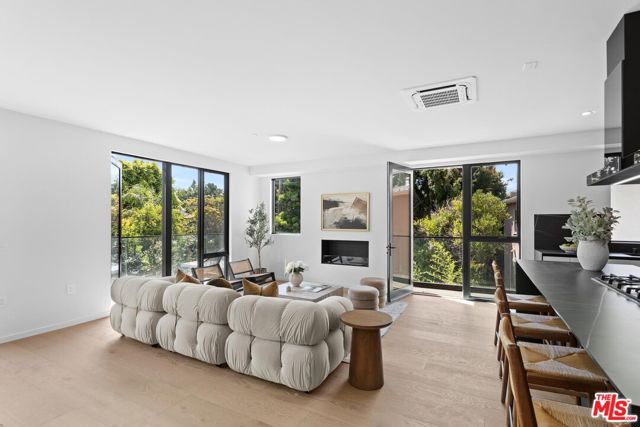 1618 Hilts Avenue, Los Angeles CA: https://media.crmls.org/mediaz/f1b68d1f-1d9a-4f16-b6c9-fc95fc8bb58a.jpg