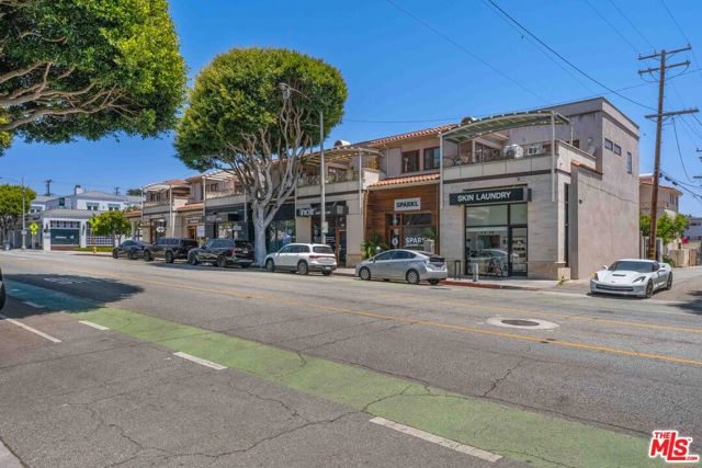 222 7th Street, Santa Monica CA: https://media.crmls.org/mediaz/f1b6e7e0-1b1e-4214-8b1f-7af54f3ac7c1.jpg