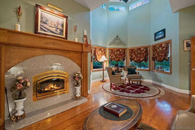 24665 Rancho Santa Teresa Dr, Ramona CA: https://media.crmls.org/mediaz/f1b6ed59-207c-4bec-97e0-ba5bafb2cc60.jpg