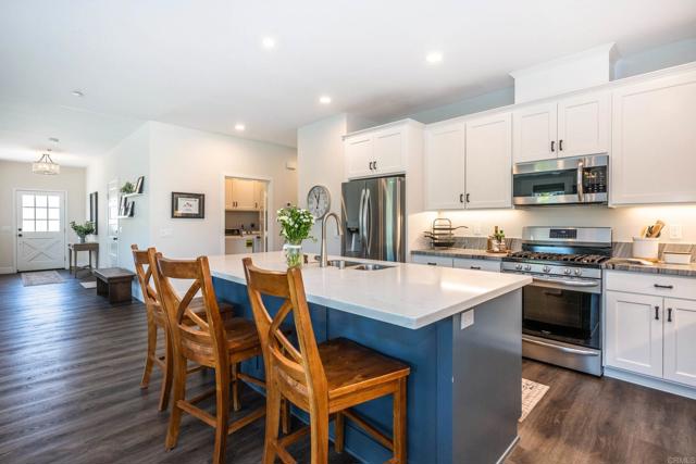 1309 Sunny Heights Road, Fallbrook CA: https://media.crmls.org/mediaz/f1b6f28b-5d08-47ae-b71a-0e8686dd903d.jpg