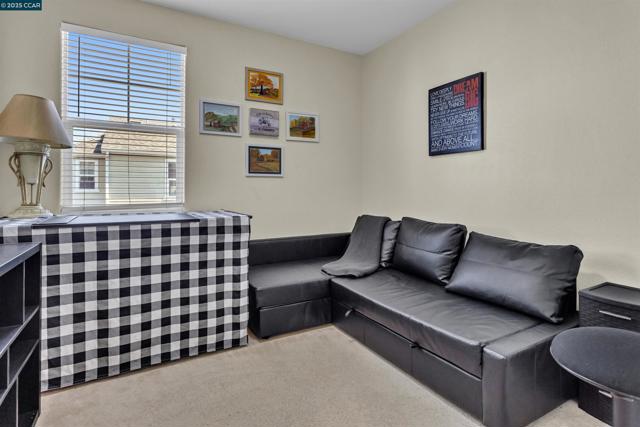 411 Summer Ln, Richmond CA: https://media.crmls.org/mediaz/f1b72172-718e-41bb-852d-0291908422fe.jpg
