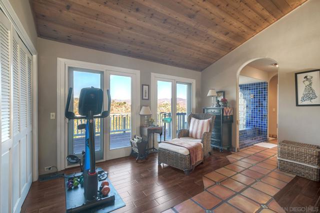 2848 Sunset Hills, Escondido CA: https://media.crmls.org/mediaz/f1b8a495-bbec-4bf4-8cde-a53b2f24c5b2.jpg