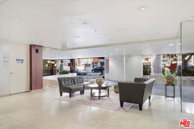 625 S Berendo Street, Los Angeles CA: https://media.crmls.org/mediaz/f1b8d727-e0f2-4b30-9b7d-bfee37a0f9c4.jpg