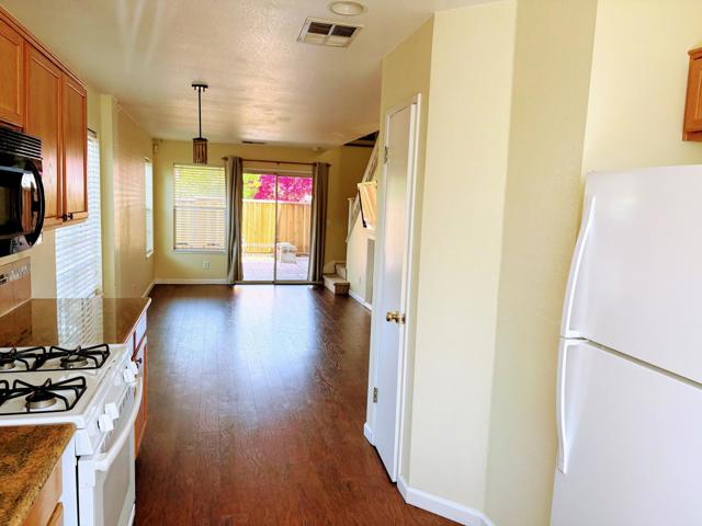 1605 HERMOCILLA Way, San Jose CA: https://media.crmls.org/mediaz/f1b9317a-4242-4467-af15-80586f7962c0.jpg