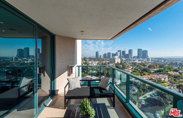 10490 Wilshire Boulevard, Los Angeles, California 90024, 2 Bedrooms Bedrooms, ,2 BathroomsBathrooms,Condominium,For Sale,Wilshire,24404625