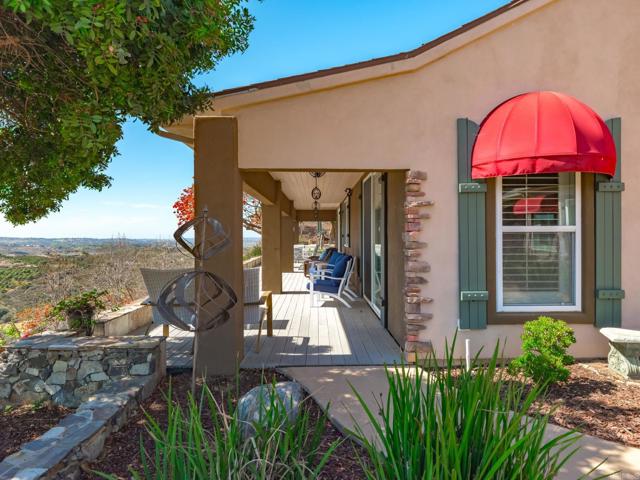 30419 Canyon Estates Road, Vista CA: https://media.crmls.org/mediaz/f1b996f5-1d43-454f-8094-69dab18aee60.jpg