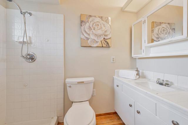 3135 Alameda De Las Pulgas, Menlo Park CA: https://media.crmls.org/mediaz/f1ba37cd-aaa6-4b24-a8dd-8c6bcd4a4a0a.jpg