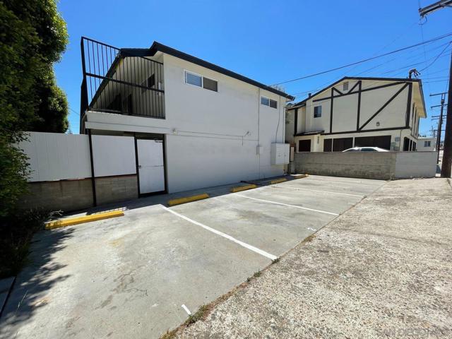 2254 Garnet Ave, San Diego CA: https://media.crmls.org/mediaz/f1baa963-5b12-4188-9f28-7ed00e6665bc.jpg