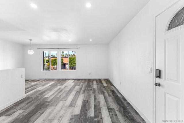 1641 Pentecost Way, San Diego CA: https://media.crmls.org/mediaz/f1bacad0-bc4e-400e-b17a-9e18639bfe78.jpg