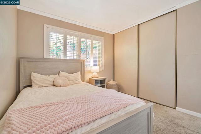 570 Zephyr Cir, Danville CA: https://media.crmls.org/mediaz/f1bacad8-0183-48bd-b252-9cfa3b3723fd.jpg