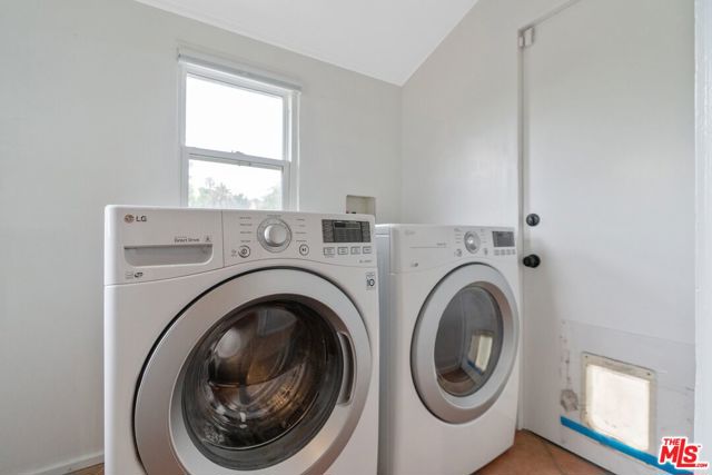 6163 Strickland Avenue, Los Angeles CA: https://media.crmls.org/mediaz/f1bacb56-4b30-4b5f-a7e1-b03d8cfabc17.jpg