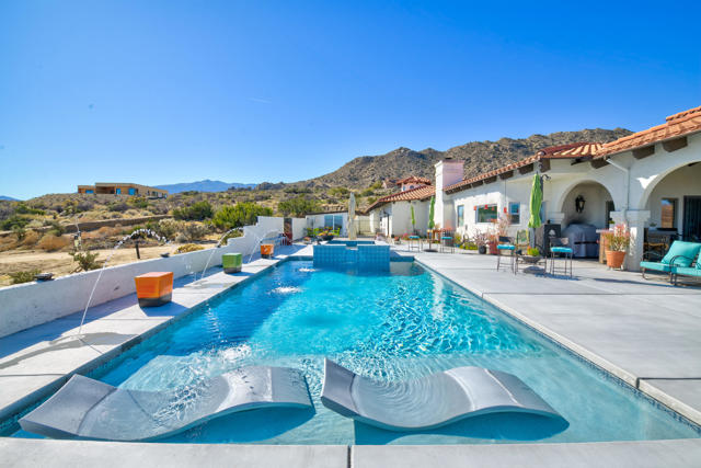 Image 39 of 62 For 56375 Bighorn Drive