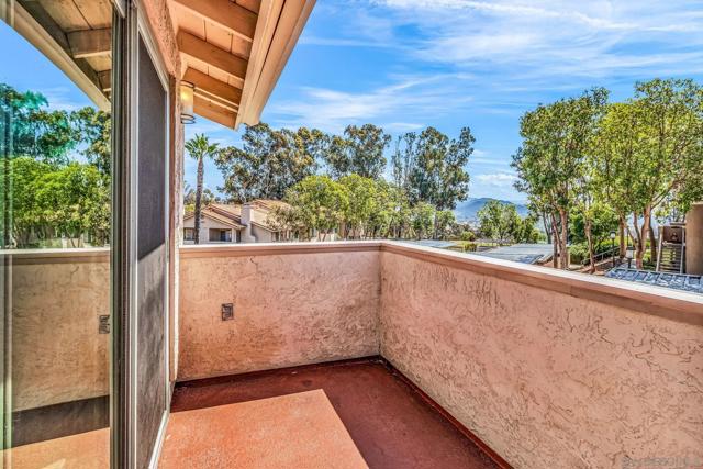 11523 Fury Ln, El Cajon CA: https://media.crmls.org/mediaz/f1bb2c19-01fe-4750-a3a4-9436df70e902.jpg