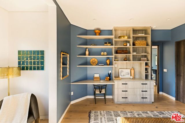 425 N Alfred Street, Los Angeles CA: https://media.crmls.org/mediaz/f1bb32d6-9dfc-488e-9e97-3eac09e33fd4.jpg