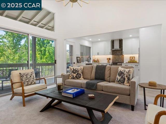 2175 Cactus Ct, Walnut Creek CA: https://media.crmls.org/mediaz/f1bb5baa-cfa9-4fb9-8818-9eb7402038e9.jpg