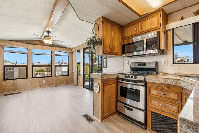 69333 E Palm Canyon Drive, Cathedral City CA: https://media.crmls.org/mediaz/f1bc3f80-60bc-4412-9128-225686e80f71.jpg