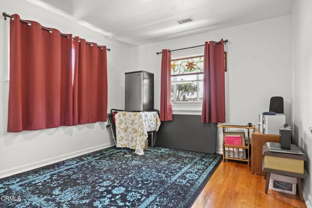 1213 Doris Avenue, Oxnard CA: https://media.crmls.org/mediaz/f1bc8e79-6598-425f-96d5-1092a9636054.jpg