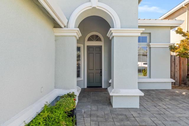 1476 Senegal Court, Gilroy CA: https://media.crmls.org/mediaz/f1bd5117-8fa1-4c5d-8744-344674b1a9f7.jpg