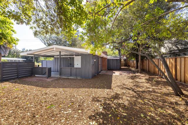 575 E Meadow Drive, Palo Alto CA: https://media.crmls.org/mediaz/f1bdd344-f028-44ca-be07-8a0506227548.jpg