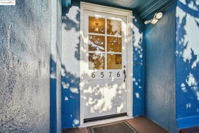 6576 Lucas AVE, Oakland CA: https://media.crmls.org/mediaz/f1be8f6b-62a2-41fc-8e27-23fec57875e0.jpg