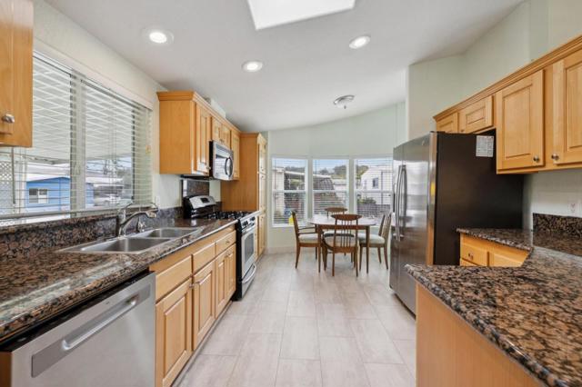 3 Coral Way, Half Moon Bay CA: https://media.crmls.org/mediaz/f1bf825a-411d-4e25-8ac2-0b65ee434c9b.jpg