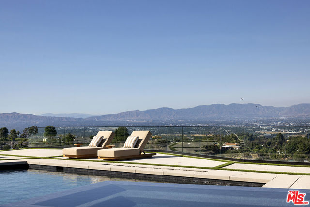 Drew Fenton | 16401 Mulholland Drive Los Angeles CA | MLS: 7706113